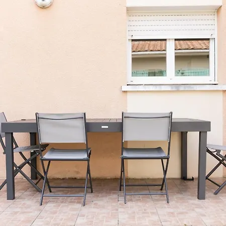 Maison De Larros, Au Calme Idealement Placee