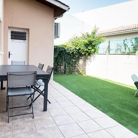 Дом отдыха Maison De Larros, Au Calme Idealement Placee
